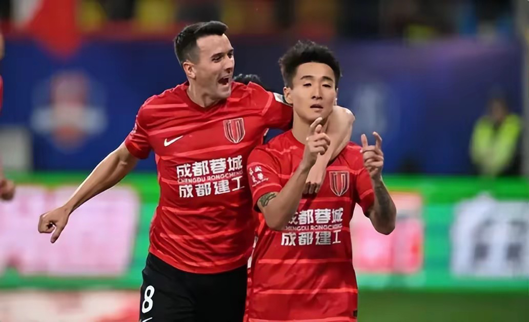 本土球员联袂护航，殊荣再续光照丝毫不逊色