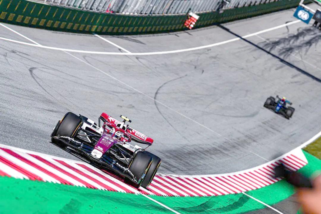 哈斯车队险胜红牛二队,周冠宇带队取胜 哈斯车队险胜红牛二队,周冠宇带队取胜