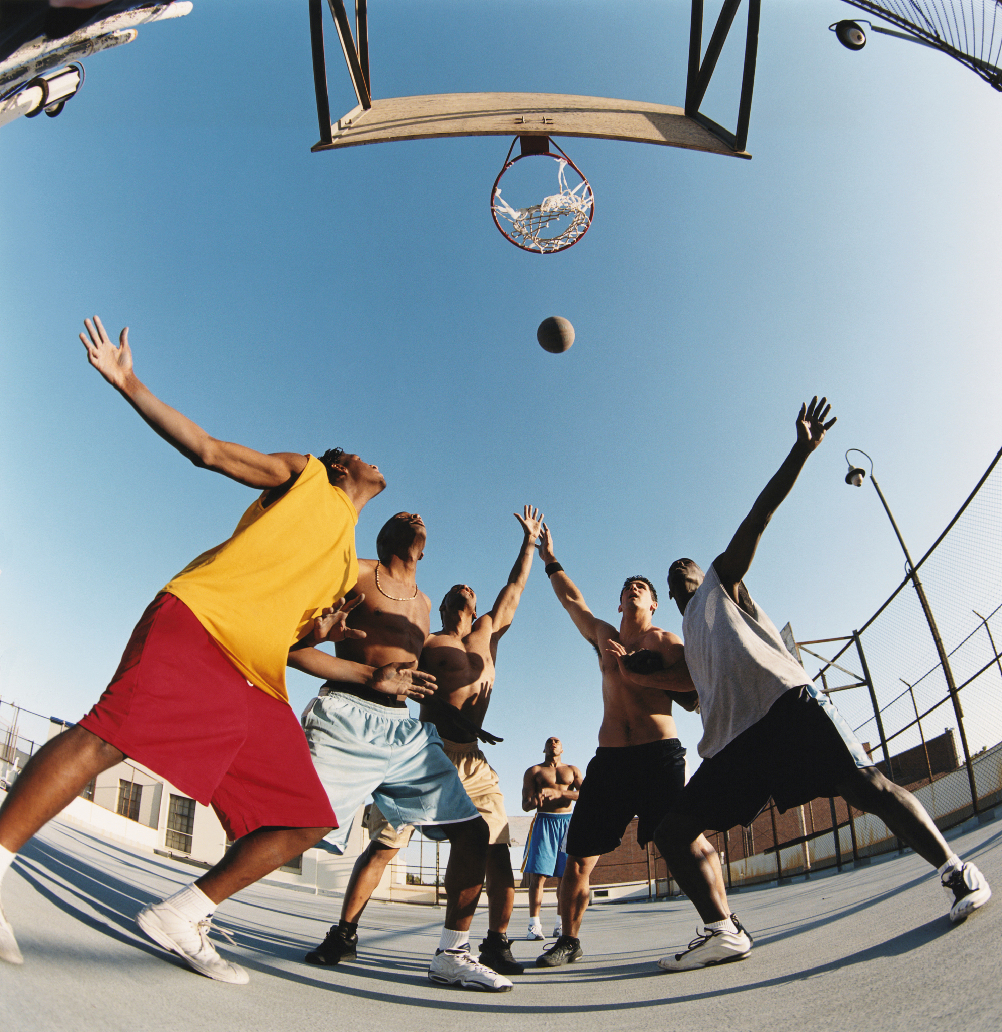 青春风采：年轻球员的拼搏与努力是赛场上最美的风景