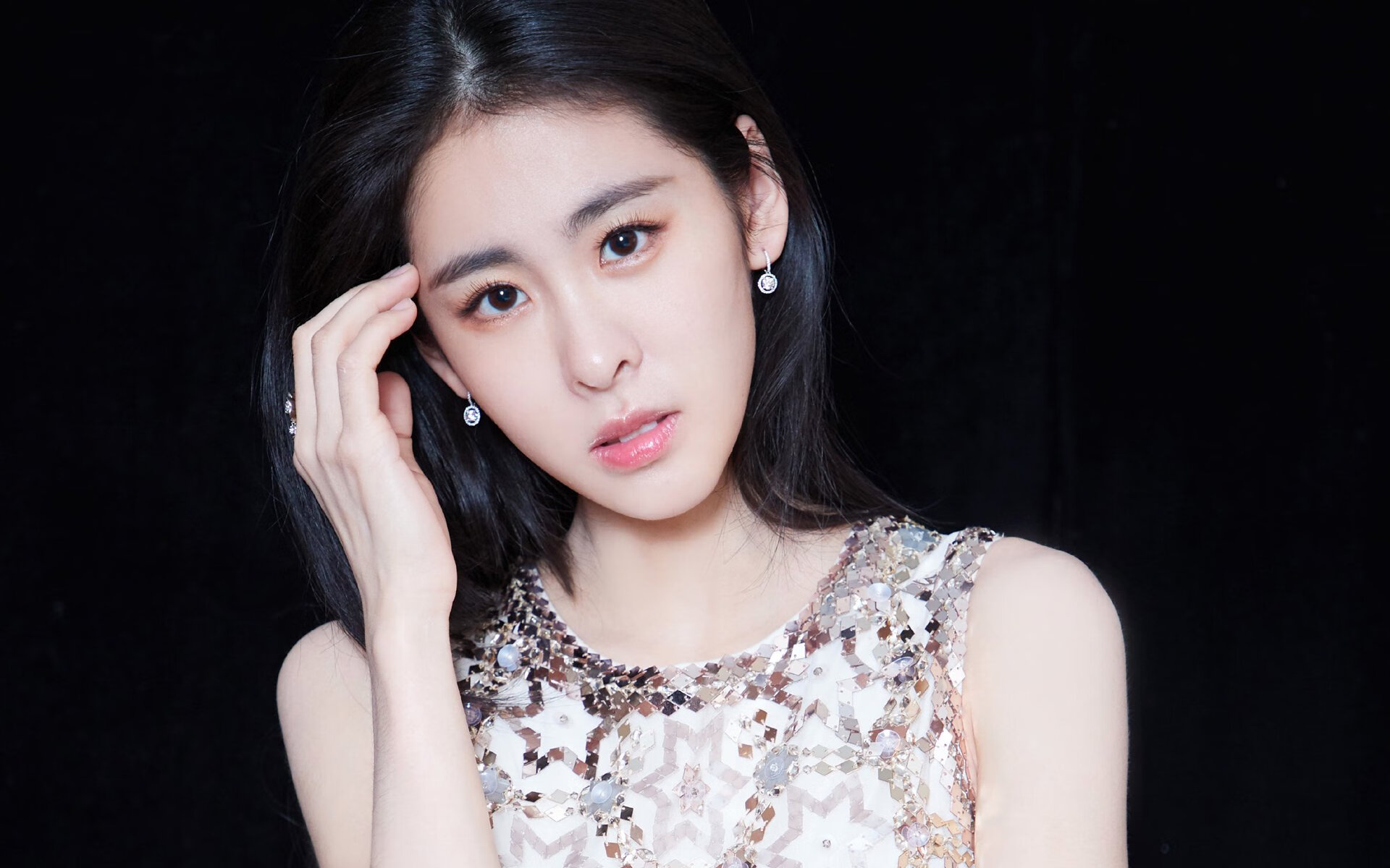 爱德华兹存在感拉满,老鹰展翅踏平辽宁