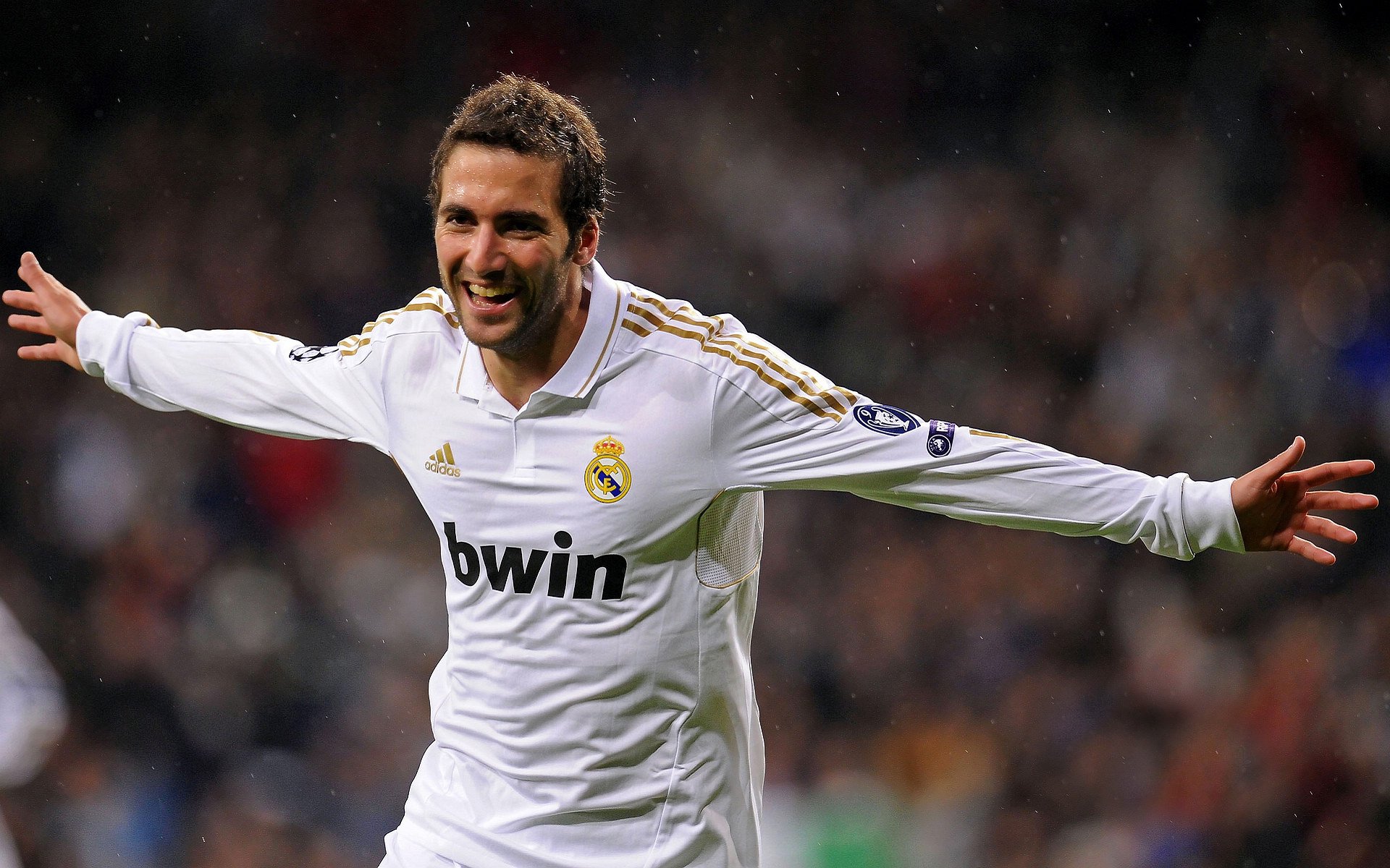 红牛二队横扫梅赛德斯，佩雷兹刷新纪录，一场颠覆F1格局的传奇之战